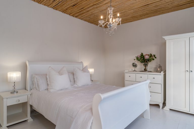The Whitehouse Luxury Eco-Cabin